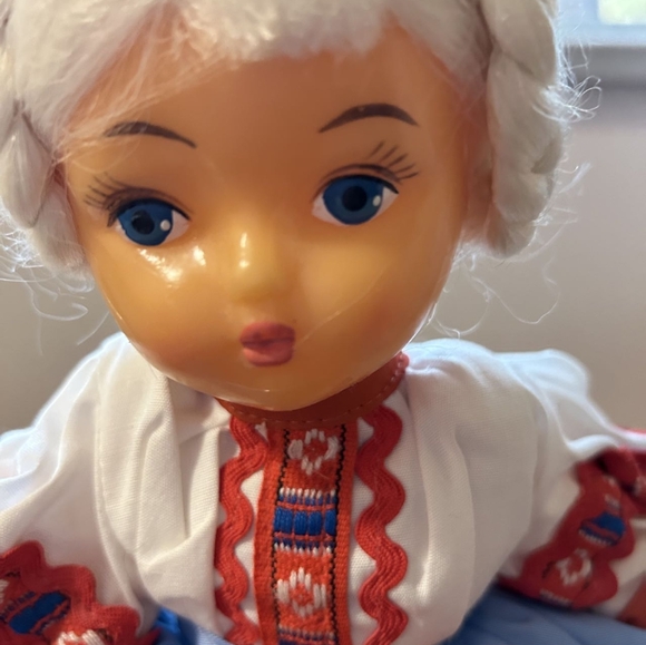 Vintage Russian Doll in Traditional Dress - Picture 2 of 3